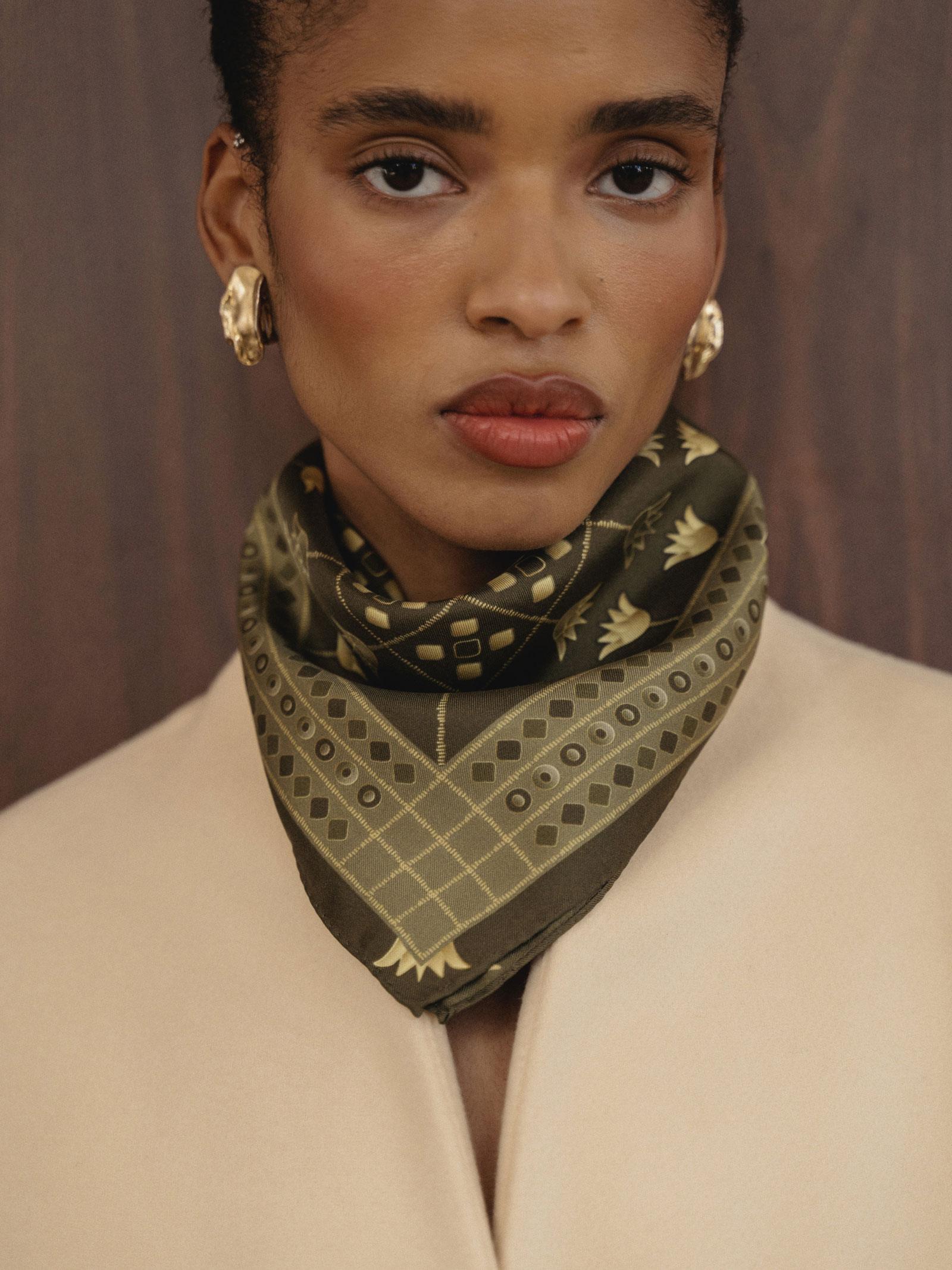 Μεταξωτό Μαντήλι AMASIS 45cm x 45cm - Image 3